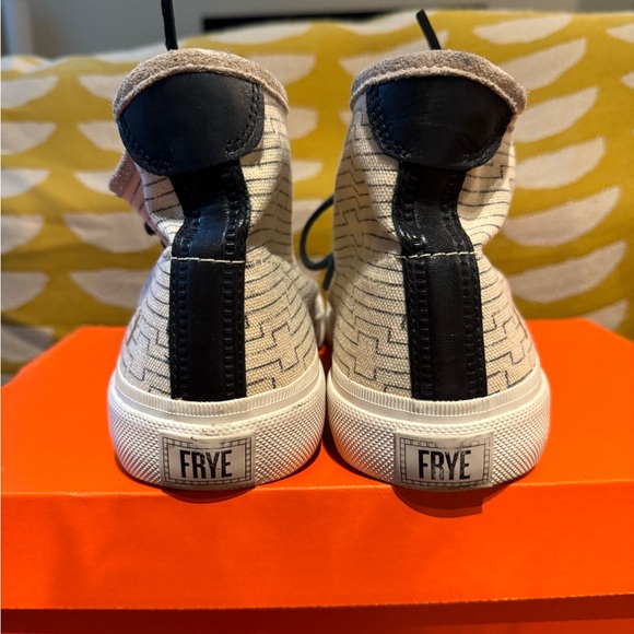 Frye Ludlow Mid-Top Off-White Canvas Print Sneakers - 9.5 US Men's - Picture 4 of 9